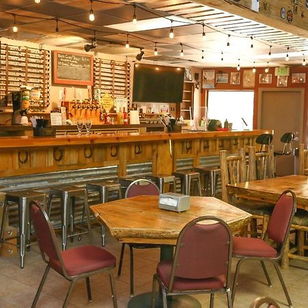 Southfork Lodge - Riverside Inn Lowman Bagian luar foto