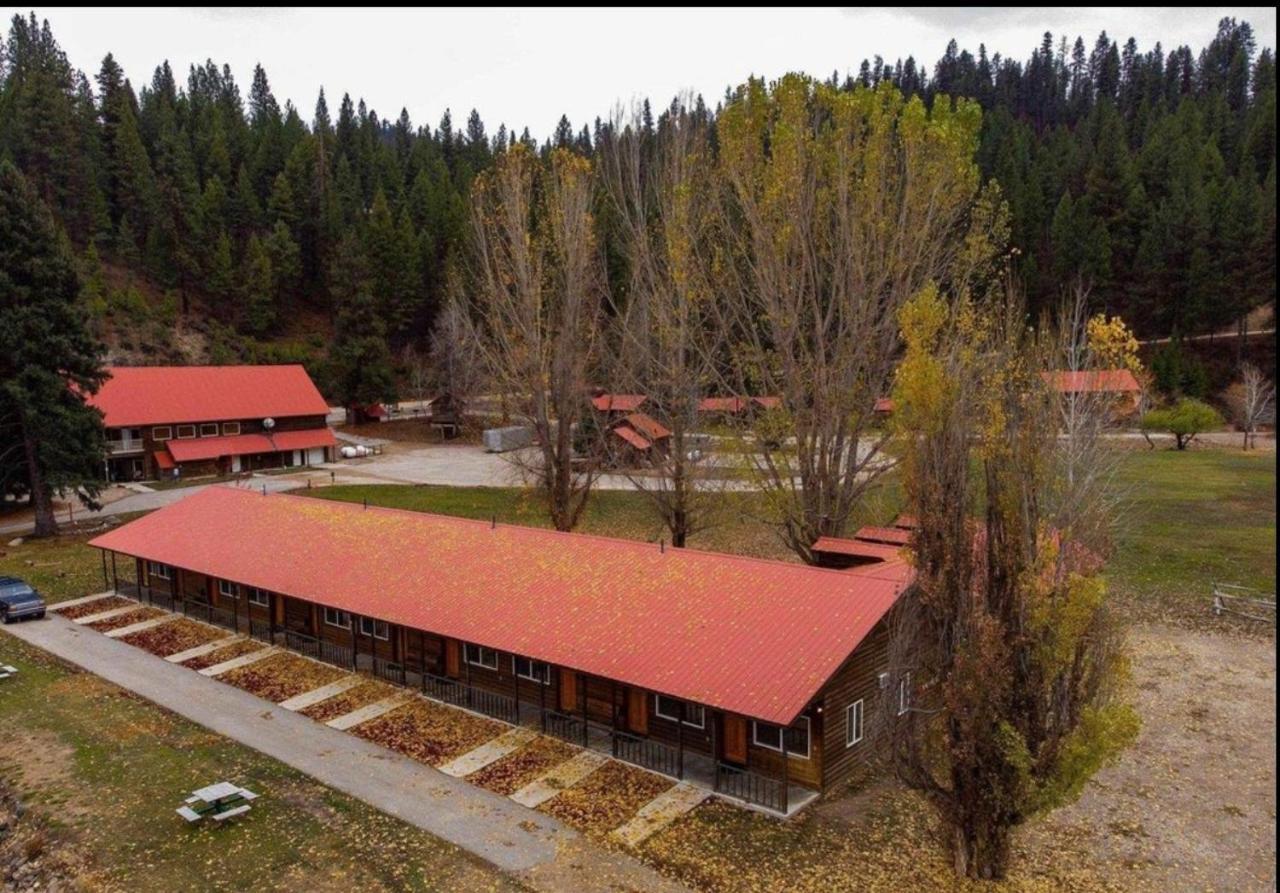Southfork Lodge - Riverside Inn Lowman Bagian luar foto