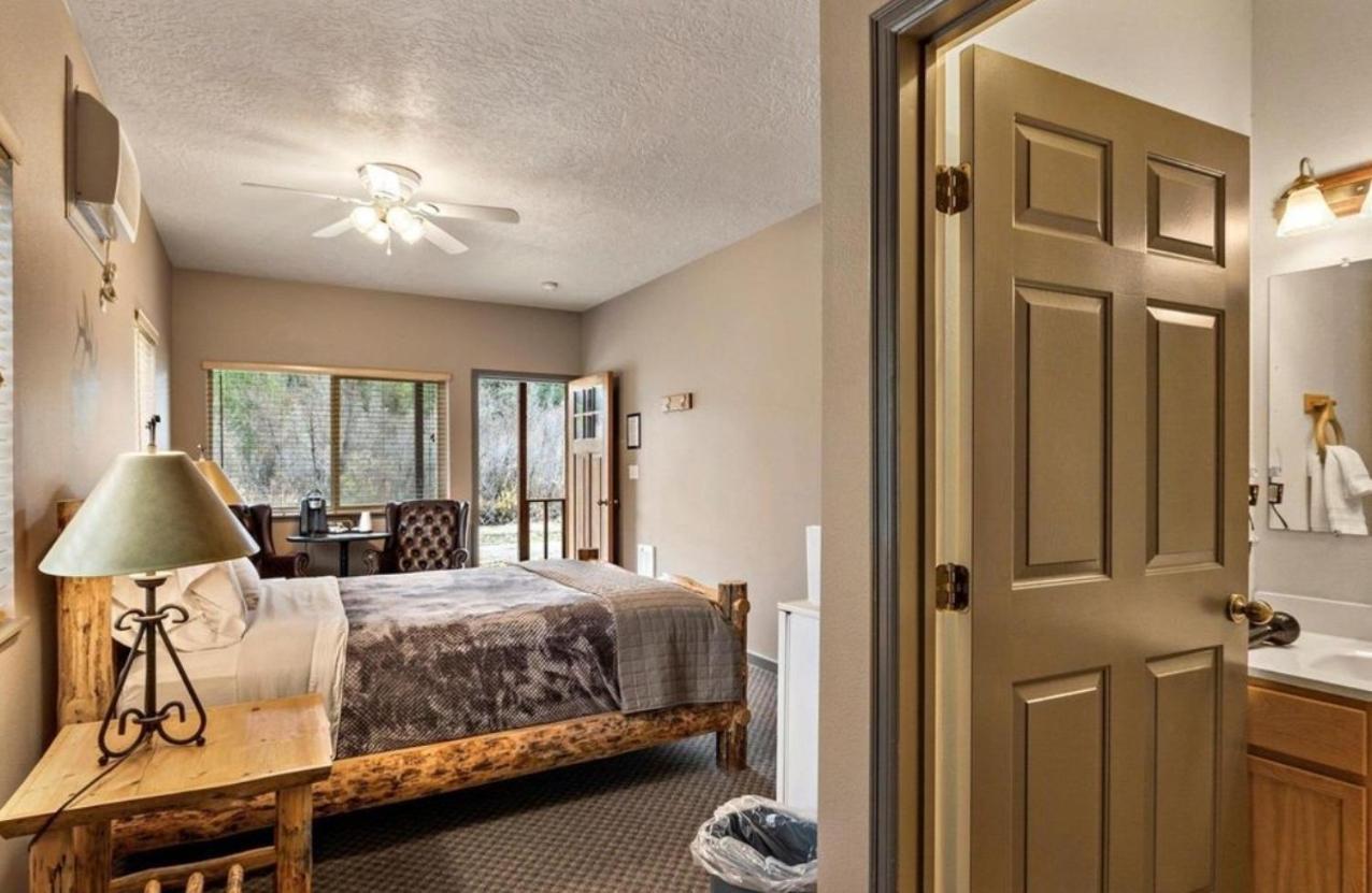 Southfork Lodge - Riverside Inn Lowman Bagian luar foto