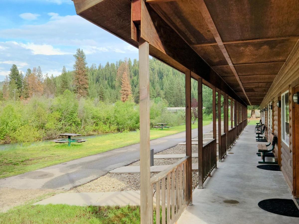 Southfork Lodge - Riverside Inn Lowman Bagian luar foto